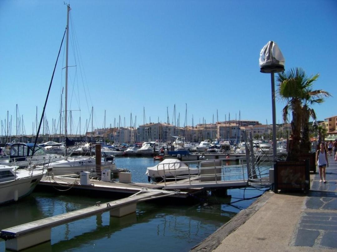 Studio Pour 4 Personnes Proche Du Port Et Des Plages Agde Exterior foto